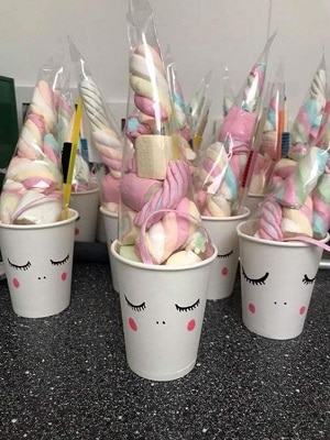סוכריות בכוס חד קרן למסיבת יום הולדת