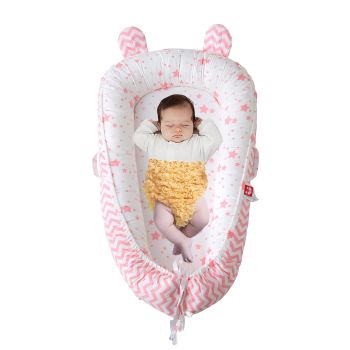 בייבי נסט ורוד עם דוגמת כוכבים ואוזניים עיצוב מיוחד